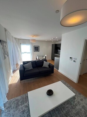 Living area - The Lyall - 2 Bedroom (London)