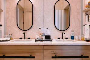 Villa, plusieurs lits | Salle de bain