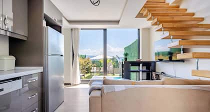 2 Superior Villa Isıtmalı Havuz ve Deniz Manzara