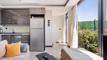 Villa, 2 Bedrooms, Accessible, Smoking | Living room