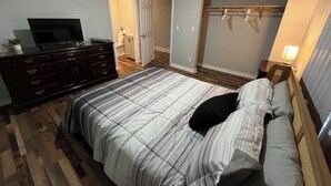 5 bedrooms, Internet - Spacious 5BR Taylors Home Near Downtown Greenville (Taylors)