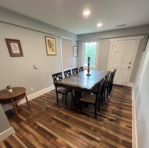 Spacious 5BR Taylors Home Near Downtown Greenville