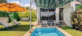 1 Deluxe Villa Isıtmalı Havuz, Ateş Çukuru