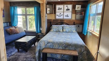 1 bedroom, WiFi (free), bed sheets
