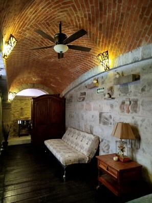 Double Room, Balcony, City View | Living area - Hacienda de Vivar (Aguascalientes)