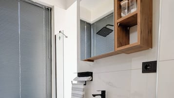 Villa, 2 Bedrooms, Accessible, Smoking | Bathroom
