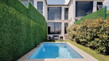 Villa, 2 chambres, accessible aux personnes à mobilité réduite, fumeurs | Piscine | Piscine extérieure