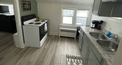Spacious 3-bedroom apartment in cool Buchanan with AC