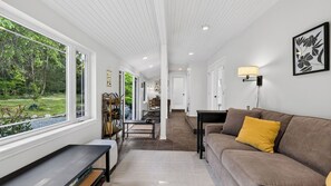Interior - Edgefield Farmhouse by Avantstay 5-acre Estate Private Trail Access + Hot Tub + Fire Pit + Views (Coupeville)
