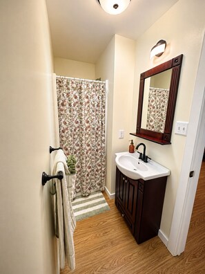Bathroom - The Good Neighbor’s Loft (Orrstown)