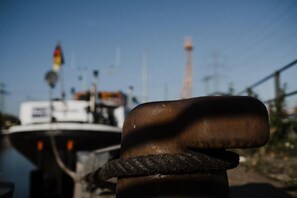 Unclassified image, 4 of 47, button - Hotelschiff KANAL77 - Schlafen im Hafen (Hamburg)