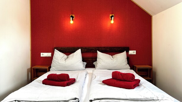 Unclassified image, 1 of 47, button - Hotelschiff KANAL77 - Schlafen im Hafen (Hamburg)
