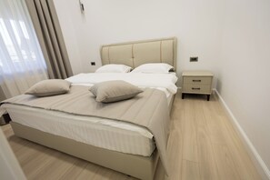 Comfort Double Room, Balcony, River View | WiFi (free) - Lchak Hotel (Yeghegnadzor)