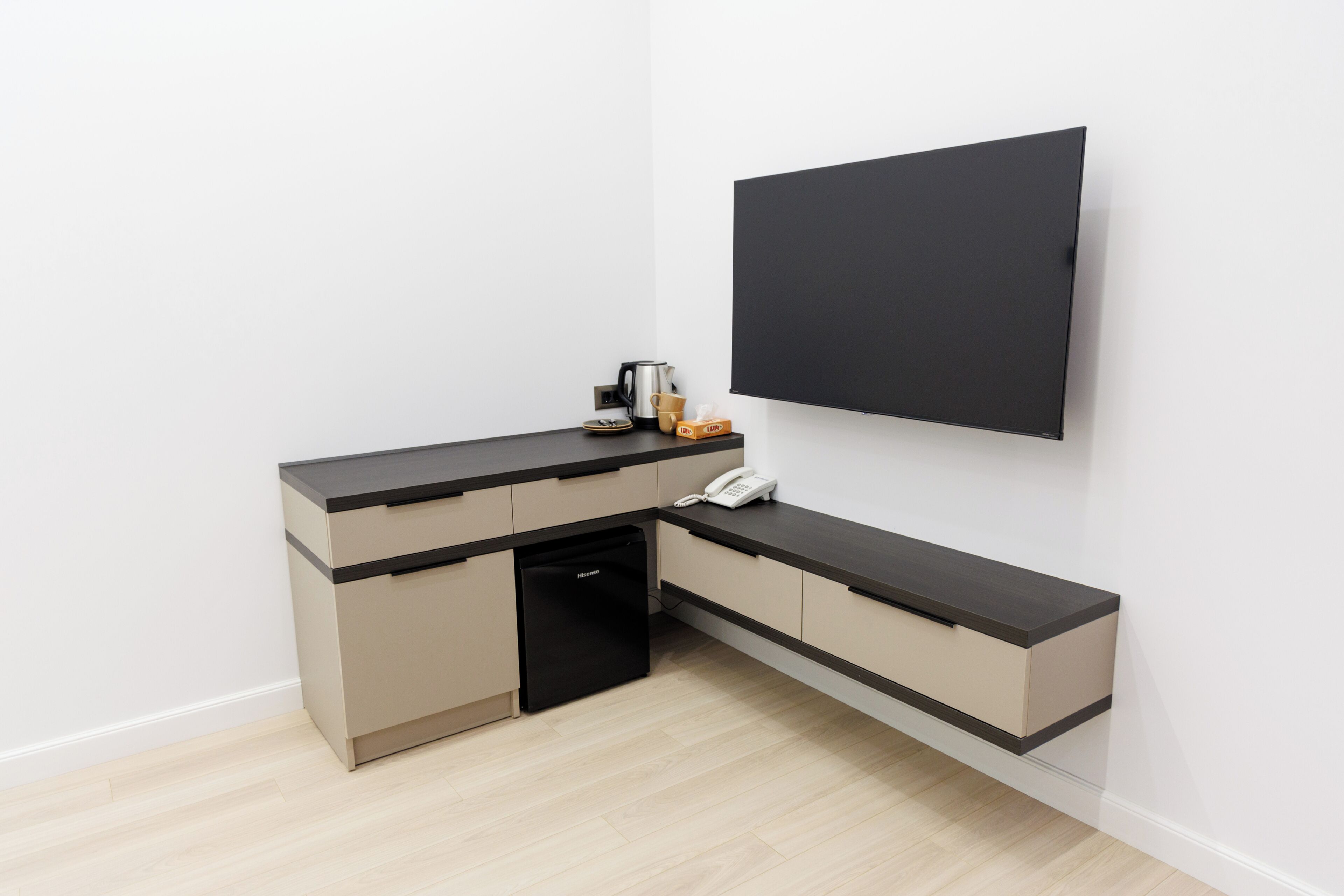 Kamar Twin Comfort, balkon, pemandangan sungai | Interior