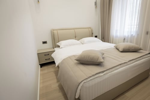 Lchak Hotel
