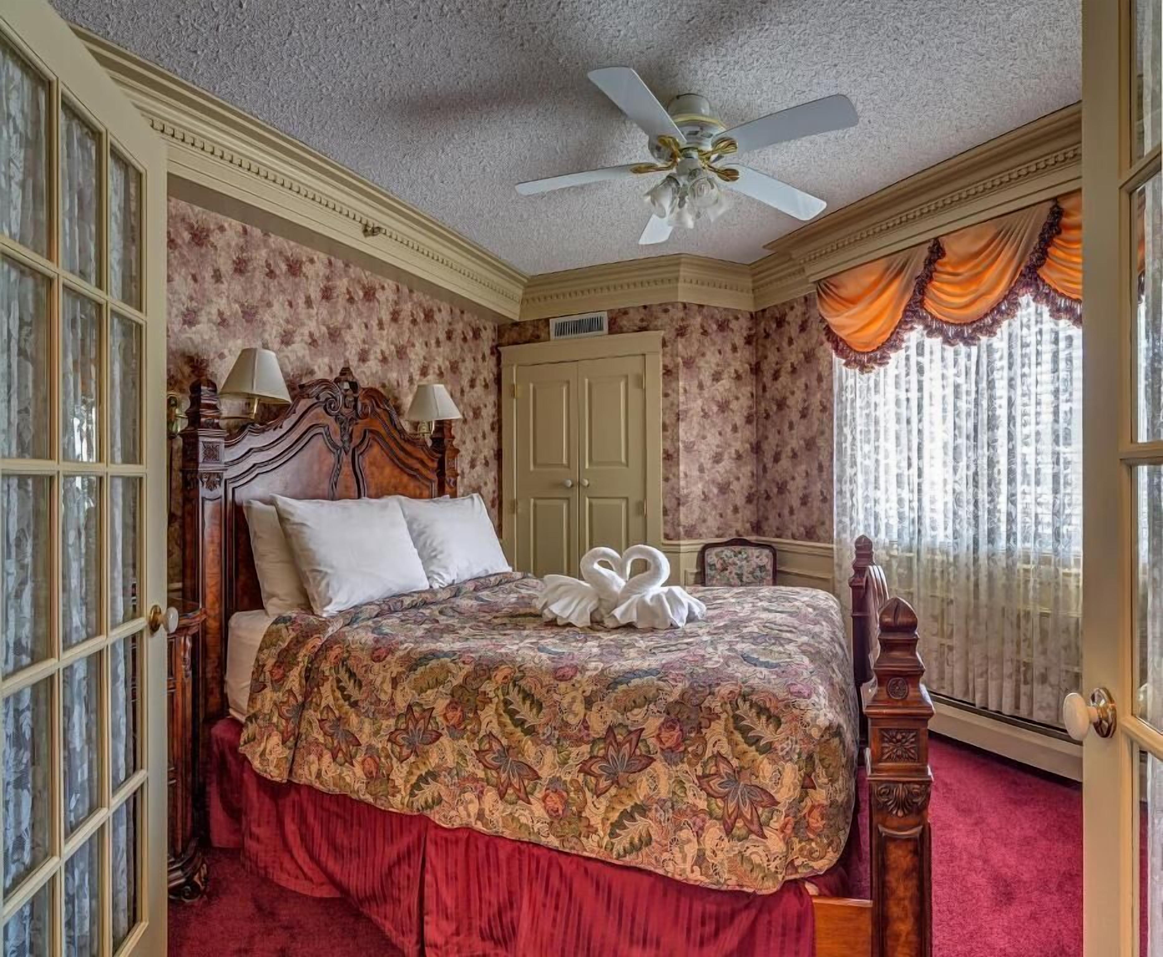 1 Bedroon Executive Suite, 1 Queen Bed | WiFi (free)