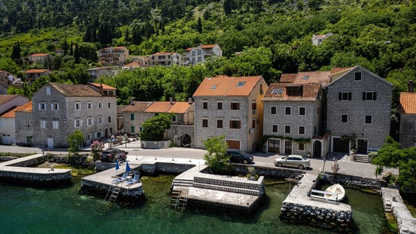 Miscellaneous - Historic Waterfront Apartment (Muo)