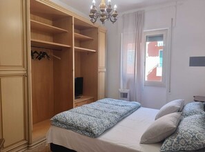 1 quarto, ferros/tábuas de passar roupa, Wi-Fi, roupa de cama