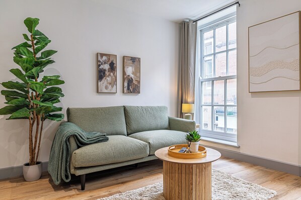Living area - Cosy 1BR Flat Near York Minster, Bar Walls & Station (York)