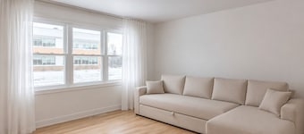 Modern 2-Bedroom Apartment | Free Parking | Fully Equipped | Laval