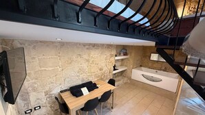 Interior - A historic stone house in Lecce: Timeless elegance • silence • light (Lecce)