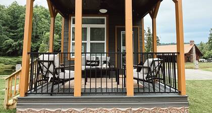 Modern Tiny Home Retreat Fire Pit + Pond Views + Across from Casino