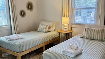 2 bedrooms, desk, iron/ironing board, WiFi (free)
