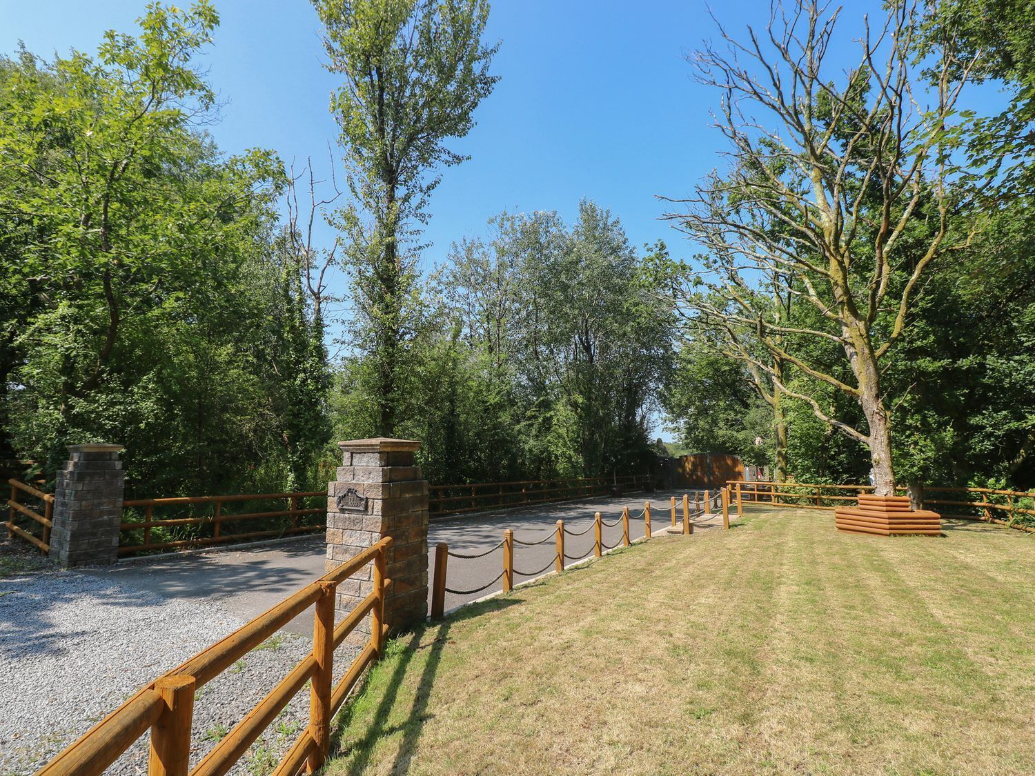 Cottage | Property grounds