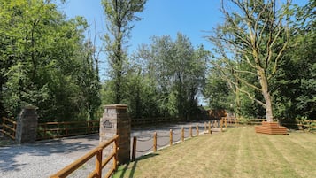Cottage | Property grounds