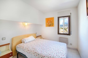 Room - Vrbo Property (Roses)