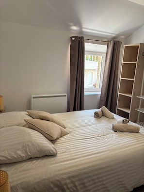 2 bedrooms, iron/ironing board, WiFi, bed sheets - Charming little renovated house (Saint-Agrève)