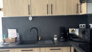 Private kitchen - Charming little renovated house (Saint-Agrève)
