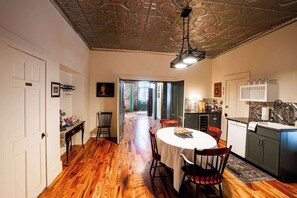 Dining - Cozy House with Private Sauna (Maryville)