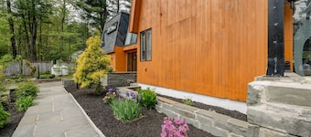Private Pool, Tennis Court, Outdoor BBQ Cozy Lodge