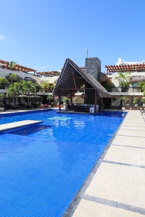 Studio, 1 King-Bett und Schlafsofa (Studio perfect getaway Mamitas Beach) | Pool