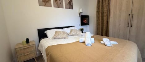 1 bedroom, iron/ironing board, free WiFi, bed sheets