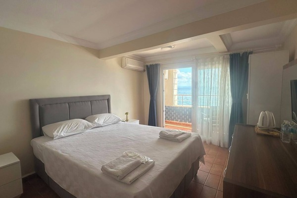 Habitación estándar, balcón, vista al mar | Wifi gratis