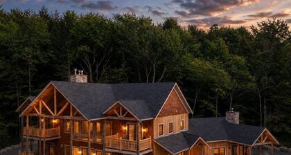 Luxury Stowe Home w/ Sauna & Hot Tub