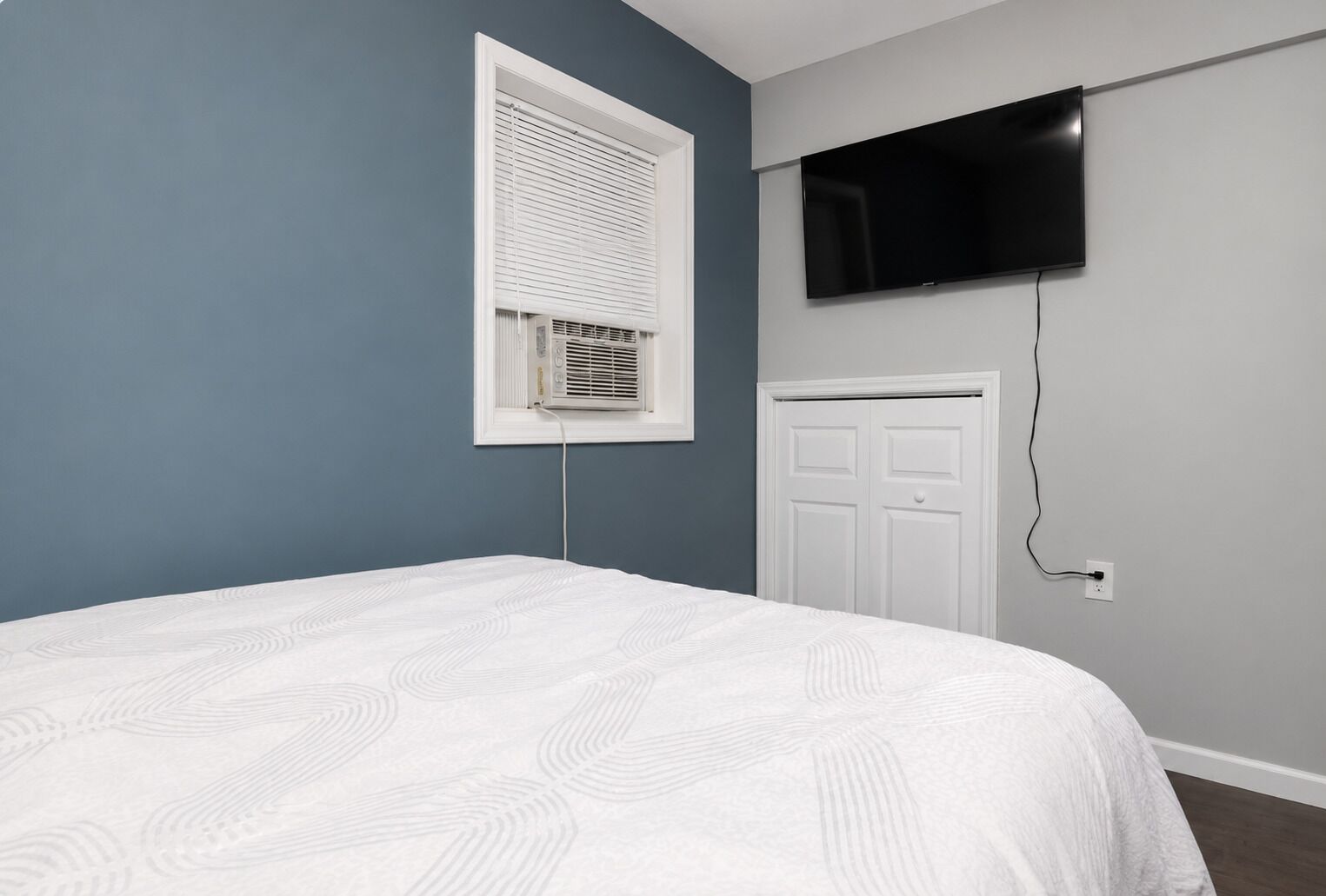 1 quarto, Wi-Fi de cortesia, roupa de cama