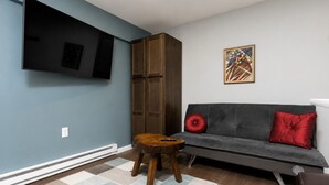 TV - Gore MTN & Saratoga ADK Crash Pad! The Cocoon (Warrensburg)