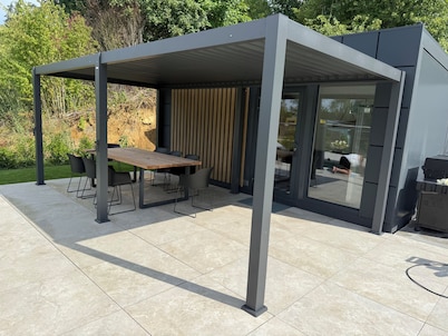 Private wellness lodge on Lake E with air conditioning, a pool, a hot tub, and a sauna
