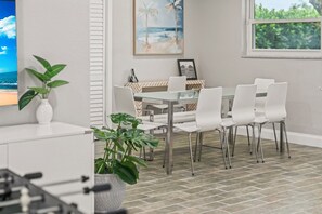 Dining - Hollywood Happy Place in South FL- Heated Saltwater Pool, Near Beach & Hard Rock (Hollywood)