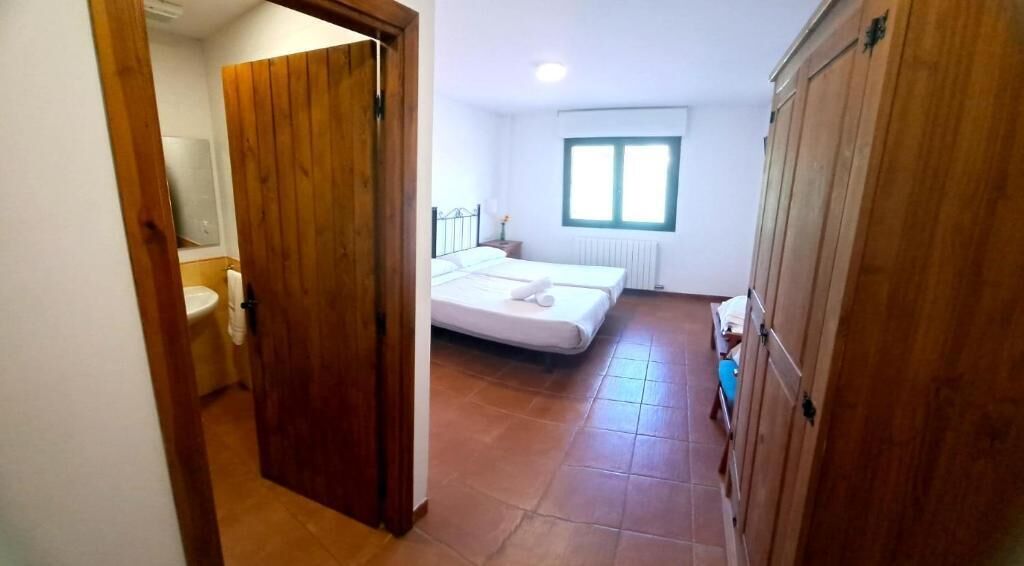 Double Room, 2 Single Beds