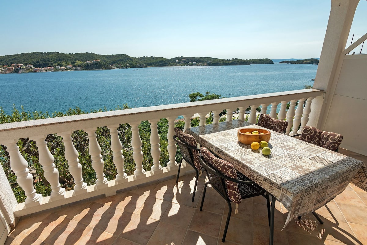 Apartamento (One Bedroom Apartment with Sea View a) | Terraço/pátio