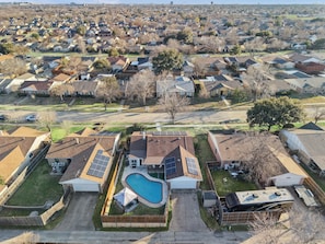 Exterior - Modern 3 Bedroom Retreat with Private Pool & Blackout Game Room - FREE Parking! (The Colony)