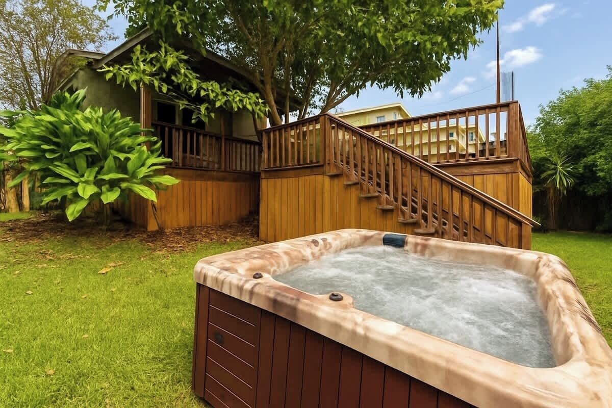 Outdoor spa tub