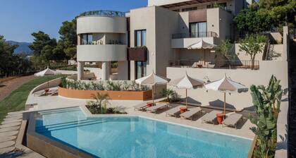 Linum Hill Luxury 2BR Apt Ensuite Baths & Pool