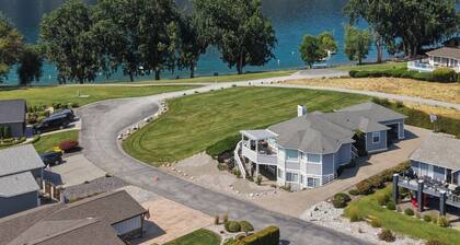 Wapato Point Family Oasis Sleeps 12 w/Private Buoy, Hot Tub, 6 Bedrooms 5.5 Bath