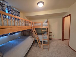 Room - Wapato Point Family Oasis Sleeps 12 w/Private Buoy, Hot Tub, 6 Bedrooms 5.5 Bath (Manson)