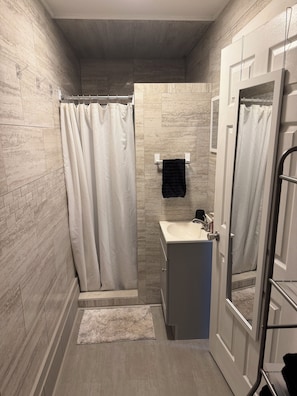 Bathroom - The Sweet Spot Guesthouse 2 bedroom with loft (Hibbing)